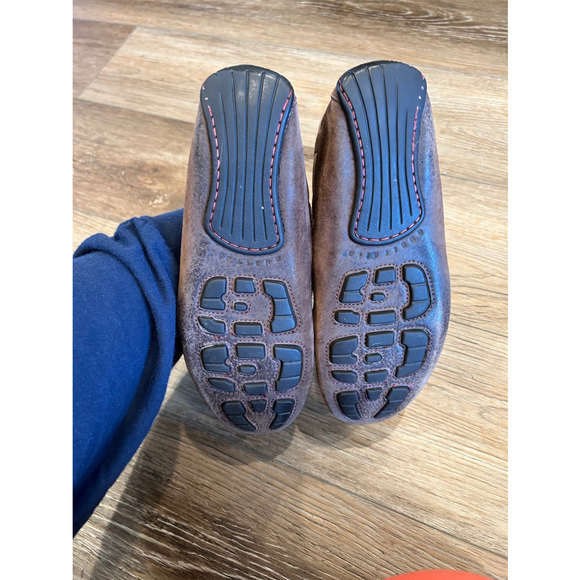 Womens Ugg Slippers - Picture 3 of 4